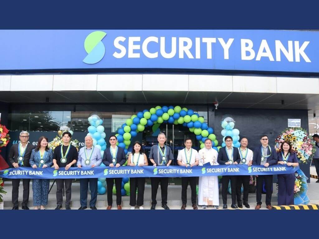 From left: Ronald Austria, SVP and branch banking Luzon distribution head; Rowena Pangilinan, FVP and area head; Oh Jong Geun, VP, Korean Community Association - Central Luzon; Ignacio Enriquez, president of Enrod Manufacturing Corp. and Currey International; Leslie Cham, EVP and branch banking group head; Sandra Nepomuceno, president of MST Max Security Agency; Mariano Tan, corporate treasurer of Hausland Development Corp.; Angeles City Mayor Carmelo “Jon” Lazatin;; Father Among Norman Vitug, parish priest of Jesus the Eternal Word Parish; Angeles City Vice Mayor Amos Rivera; Raffy Angeles, City Administrator of Angeles City; Ferdie Uy, FVP and Region 4 head, and Stephanie Canda, business manager of Angeles-Friendship branch. | Contributed photo