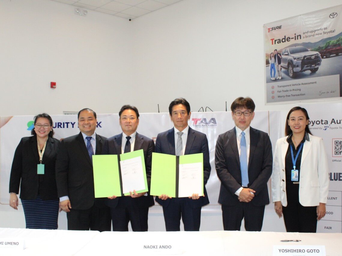 Na potpisivanju ugovora o partnerstvu, (slijeva) Yvette Go, FVP i voditeljica odjela za upravljanje imovinom, Security Bank; Charles Malvin Ching, SVP i glavni administrativni službenik, Security Bank; Hirofumi Umeno, direktor uprave, EVP i voditelj segmenta saveza, Security Bank; Naoki Ando, predsjednik, Toyota Tsusho Philippines Corp.; Yoshihiro Goto, prvi potpredsjednik, Toyota Motors Philippines i generalni direktor, Toyota Auto Auction; i Chrisline Balute, viši upravitelj, Security Bank. | Dodana fotografija