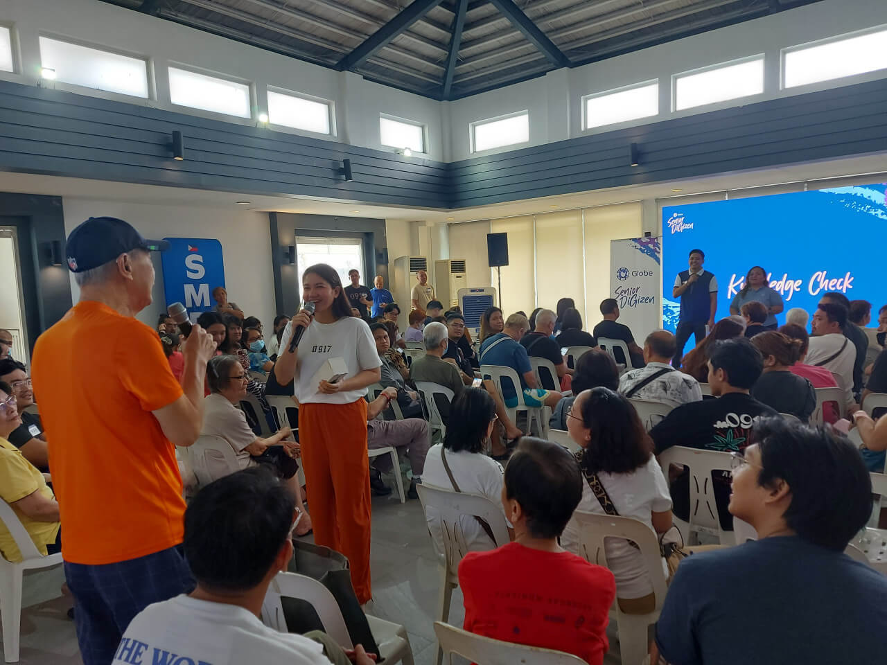 The senior residents of SMDC’s Grass Residences in Quezon City eagerly participate during their Senior Digizen learning session./ Conributed photo 