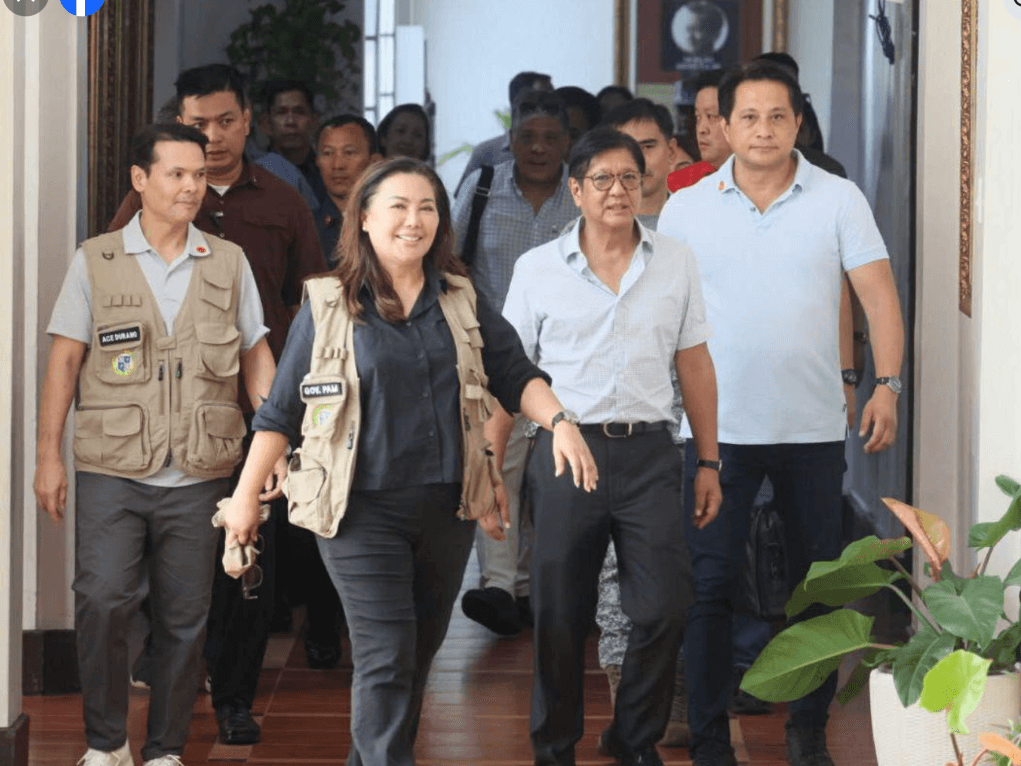 President Marcos Jr. , along with Provincial Administrator Jose Felix Mari Durano, Gov. Pam Baricuatro and Vice Gov. Glen Soco, heads to the conference room for a briefing on Nov. 7, 2025, to discuss about the damage caused by the onslaught of typhoon “Tino” in Cebu. | Photo from the FB page of Vice Gov. Glen Soco