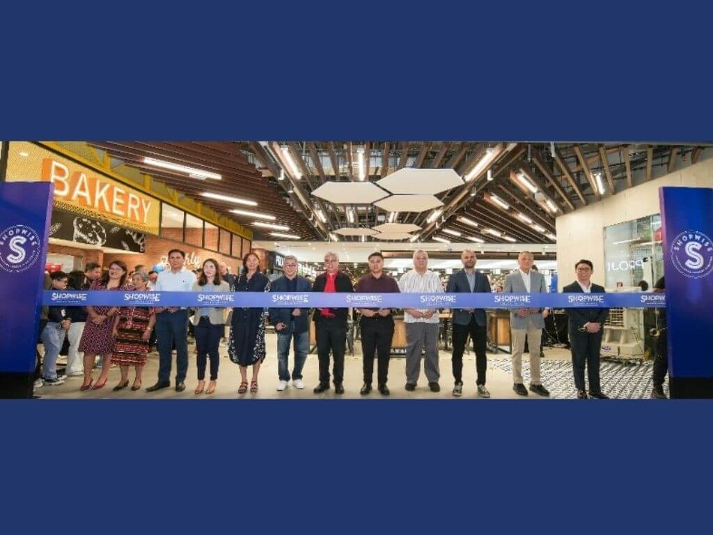 Teresa Soliweg-owner, Zion Vegetable Dealer; Vicente Gregorio-president and CEO, Shakey&rsquo;s Pizza Asia Ventures Inc.; Maimai Punzalan-general manager, Haleon Philippines Inc.; Grace Palaganas-CEO, Gramans Group; &nbsp;Rodolfo &ldquo;Rudy&rdquo; Ang-independent director, Robinsons Retail Holdings Inc.; Reynaldo Coronel-president, Allied Sea Land Corp.; Carlos Coronel&ndash;president, Corsan Realty Corp.; Enrico &ldquo;Eric&rdquo; Cruz-independent director, Robinsons Retail Holdings Inc.; Agraj Sharma-general manager, Procter & Gamble Phils. Inc.; Nixon Sioco, president and CEO, Excellence Appliance Technologies Inc., and &nbsp;Michael Paolo Martinez-CEO, Mikisa Corp. | Contributed photo