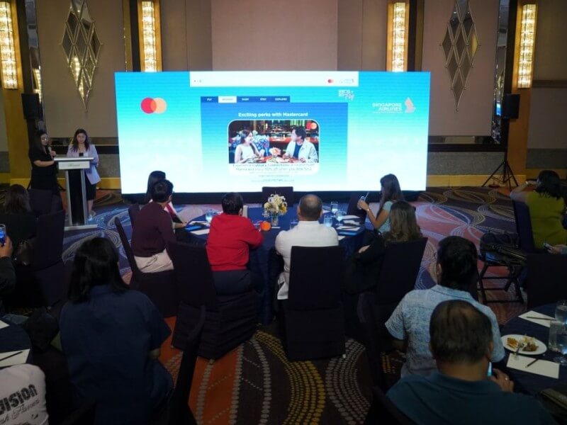 Officials of Singapore Airlines and its partners with guests at the launch of SIA&rsquo;s Time to Fly Virtual Travel Fair on Sept. 17. | Contributed photo