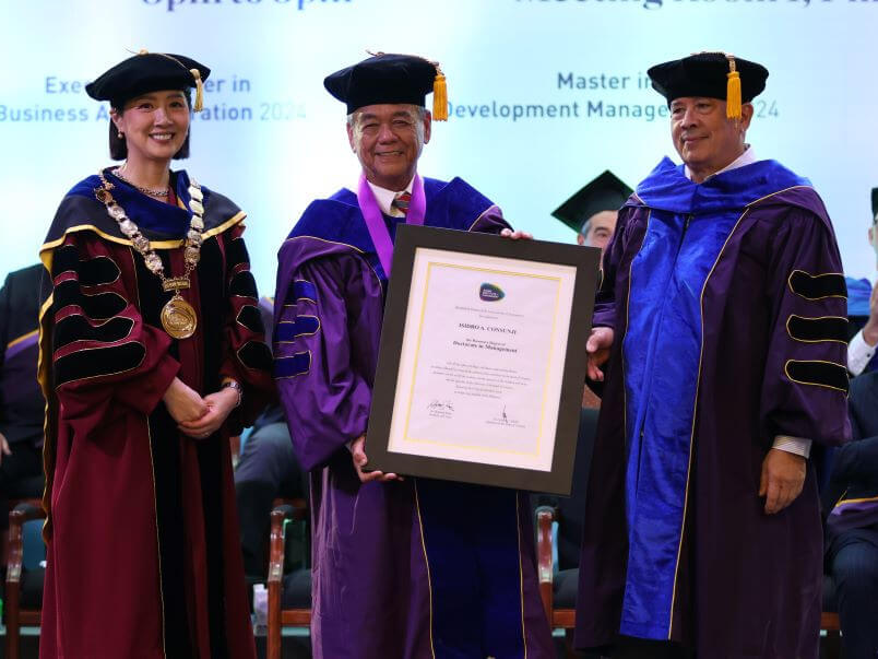 Dr. Jikyeong Kang (AIM president and dean), Dr. Isidro Consunji, and Dr. Erramon Aboitiz (chair of the board of trustees) at the Asian Institute of Management./Contributed photo