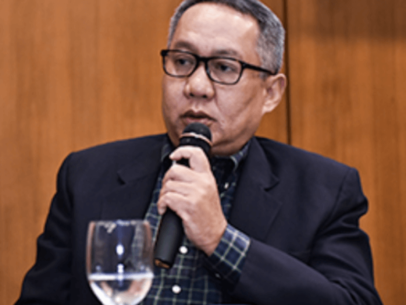 Froilan CasteloGlobe Telecom general counsel