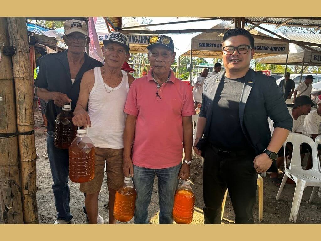 Beneficiaries of the Bio-diesel donation, together with Reljun Oloroso, Park Inn by Radisson Bacolod&rsquo;s director of people and culture and sustainability champion. &nbsp;| Contributed photo