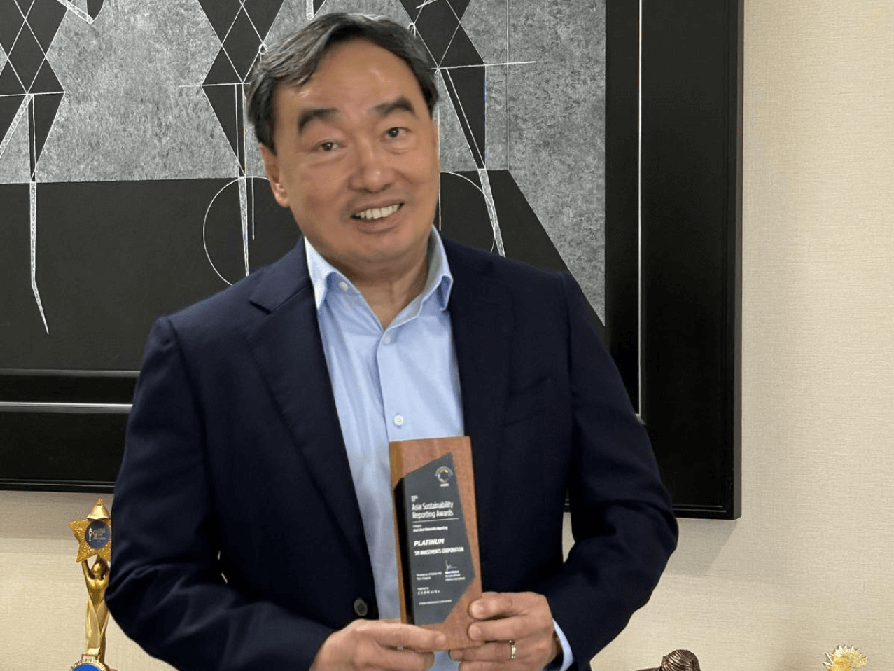 Frederic C. DyBuncioSM Investments president and CEO. 