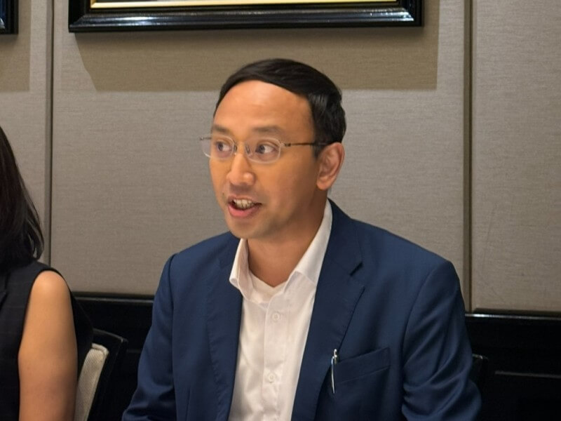 Mark Cezar ​Cebu Pacific CFO 