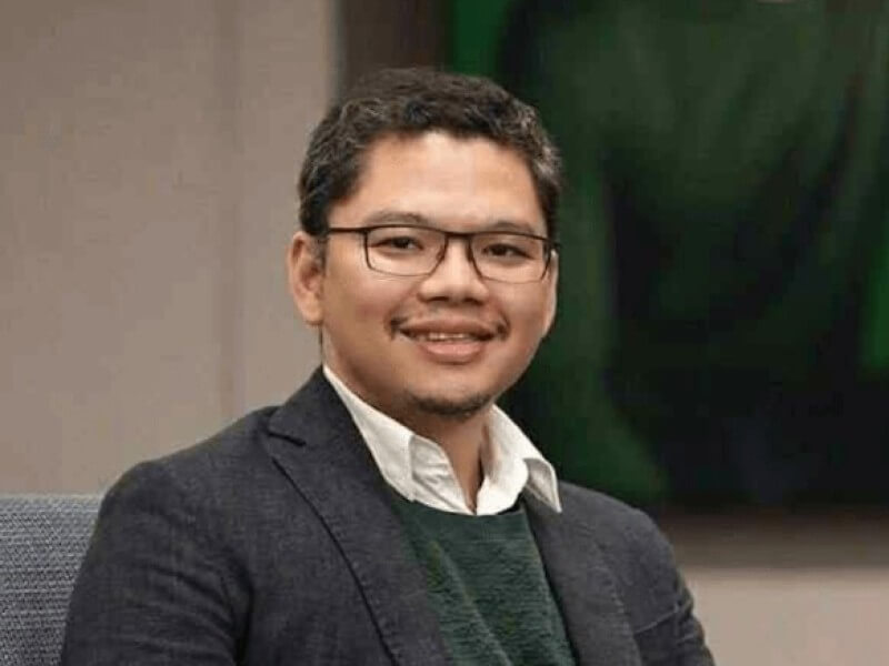 Lloyd Dennis R. ManalotoSmart Wireless OIC 