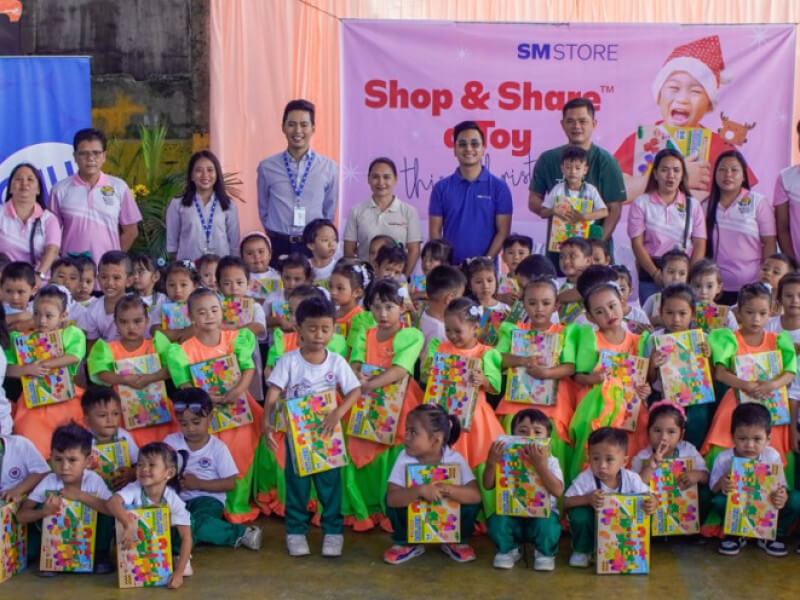 Kids in Cebu received brand new learning toys through SM Store JMall’s Shop&Share a Toy program in partnership with World Vision Cebu. (click to view full ​image)/ ​Contributed photo