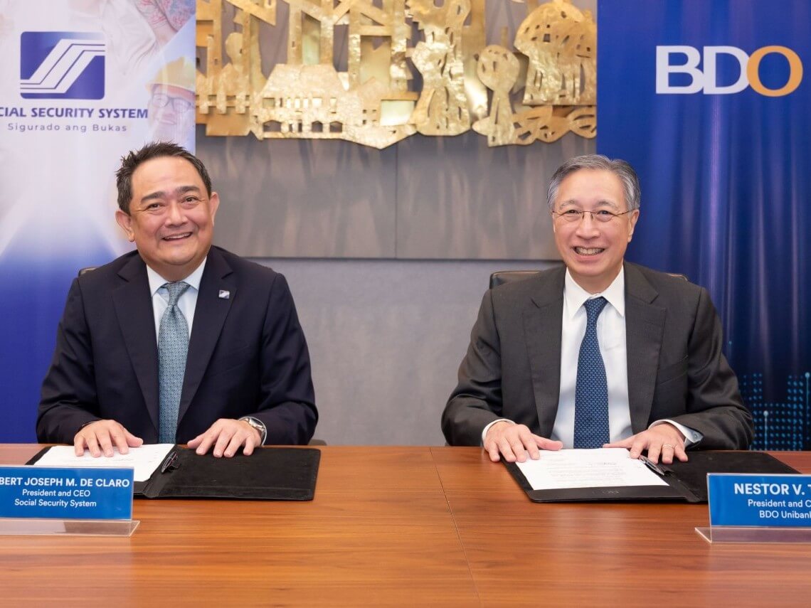 Sealing a stronger partnership: SSS President and CEO Robert Joseph Montes de Claro and BDO president and CEO Nestor V. Tan at the ceremonial signing of the agreement. | Photo from BDO 
