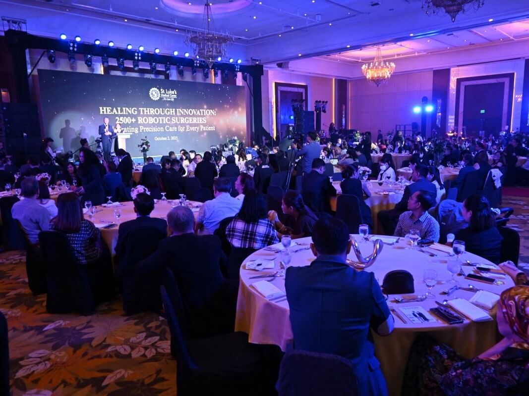  A night of innovation and triumph. St. Luke’s Medical Center celebrated a historic milestone at the Isla Grand Ballroom, EDSA Shangri-La, Mandaluyong City, honoring pioneering surgeons, breakthrough procedures, and patients whose lives were transformed by robotic-assisted care. | Contributed photo