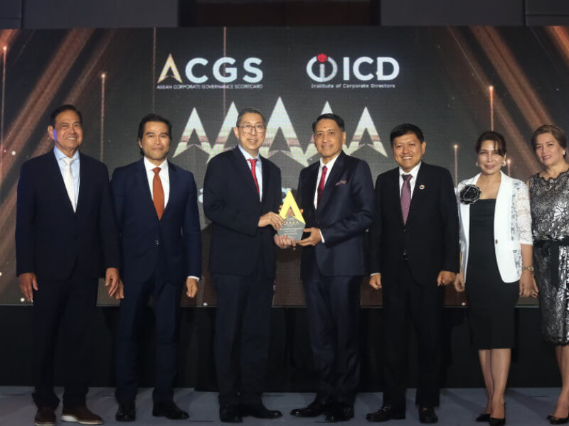 From left: ICD Chairman Pedro Maniego Jr., Philippine Stock Exchange Chief Operating Officer Roel Refran, Chinabank Chief Finance Officer Patrick Cheng and Independent Director Genaro Lapez, Securities and Exchange Commission Chairman & Chief Operating Officer Emilio Aquino, and ICD Vice Chairperson Ida Ceniza-Tiongson and Treasurer Ma. Victoria Españo./Photo from Chinabank 