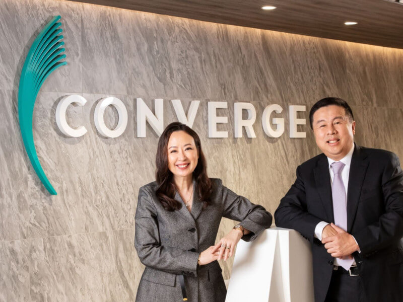 Converge co-founder and president Maria Grace Uy with co-founder and CEO Dennis Anthony H. Uy./Photo from Converge ICT Solutions 