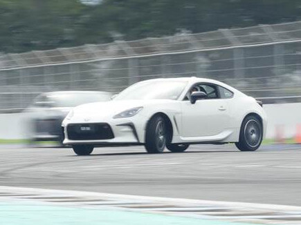 Drifters Dane Cruz and Hanz Jimenez took lucky fans out for a shotgun ride/ Contributed photo