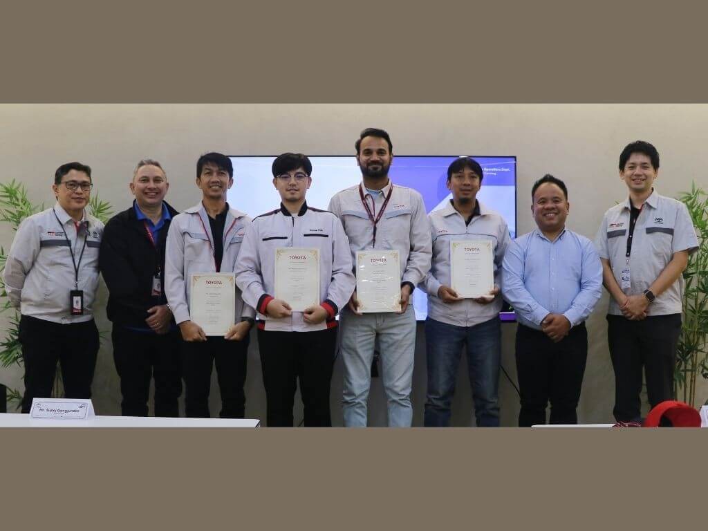 &nbsp;Toyota Motor Philippines officers together with Body Repair Instructors from Toyota Asia affiliates during the closing ceremony of the Body, Paint, and Estimation Regional Training. | Contributed photo