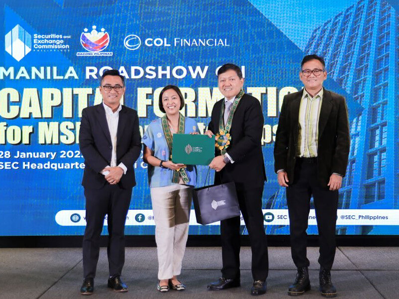 (From left): Commissioner McJill Bryant T. Fernandez, Makati Mayor Mar-Len Abigail Binay-Campos, SEC Chair Emilio B. Aquino, and Markets and Securities Regulation Department Director Oliver O. Leonardo during the final leg of the two-year Roadshow on Capital Formation for MSMEs and Startups./ Photo from the SEC
