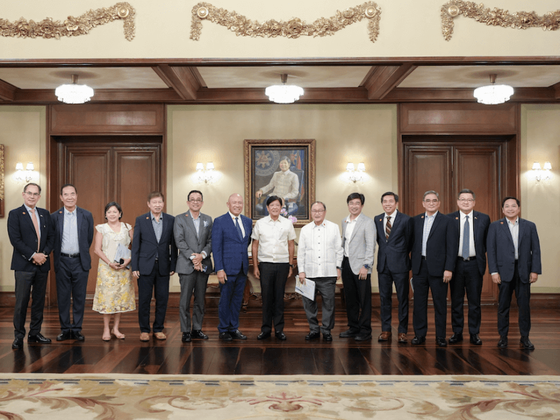  President Ferdinand Marcos Jr. meets with the Private Sector Advisory Council members to discuss crucial flood control and digital connectivity recommendations aimed at enhancing public safety and empowering geographically isolated and disadvantaged areas communities./Photo from the Presidential Communications Office 