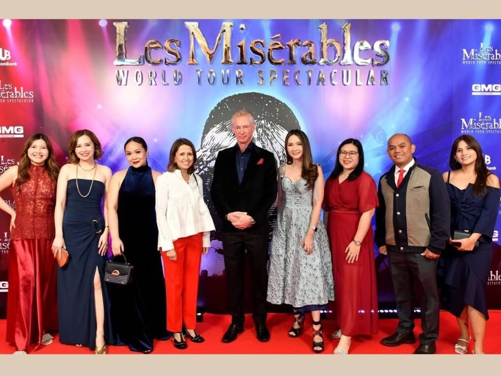 UnionBank CEO Ana Delgado (fourth from left) and GMG CEO, Carlos Candal, with the UnionBank Cards Portfolio Usage Team. | Contributed photo