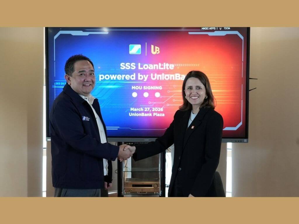 &nbsp;Robert Joseph de Claro (left), president and CEO of SSS, and Ana Aboitiz-Delgado, UnionBank president and chief executive officer, signed a memorandum of understanding to launch SSS LoanLite. | Contributed photo