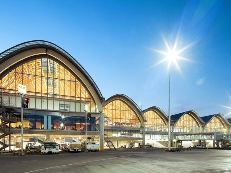BlackRock, the world’s largest fund manager, is making its biggest Philippine infrastructure play yet with a 40% stake in Aboitiz InfraCapital, spanning airports, water, and telecom assets./Photo from Airport World 