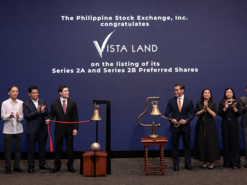From left: SB Capital Investment Corp. president and CEO Virgilio O. Chua, China Bank Capital Corp. managing director Atty. Juan Paolo E. Colet, BDO Capital & Investment Corp. president Eduardo V. Francisco, VLL CFO and head of investor relations Brian N. Edang, VLL vice chair, president and CEO Manuel Paolo A. Villar, PSE COO Atty. Roel A. Refran, PSE corporate secretary Atty. Aissa V. Encarnacion, PSE general counsel Atty. Veronica V. Del Rosario, PSE capital market development division head, Mark Frederick V. Visda, and PSE market operations division head, Roel M. Villanueva./Photo from PSE 