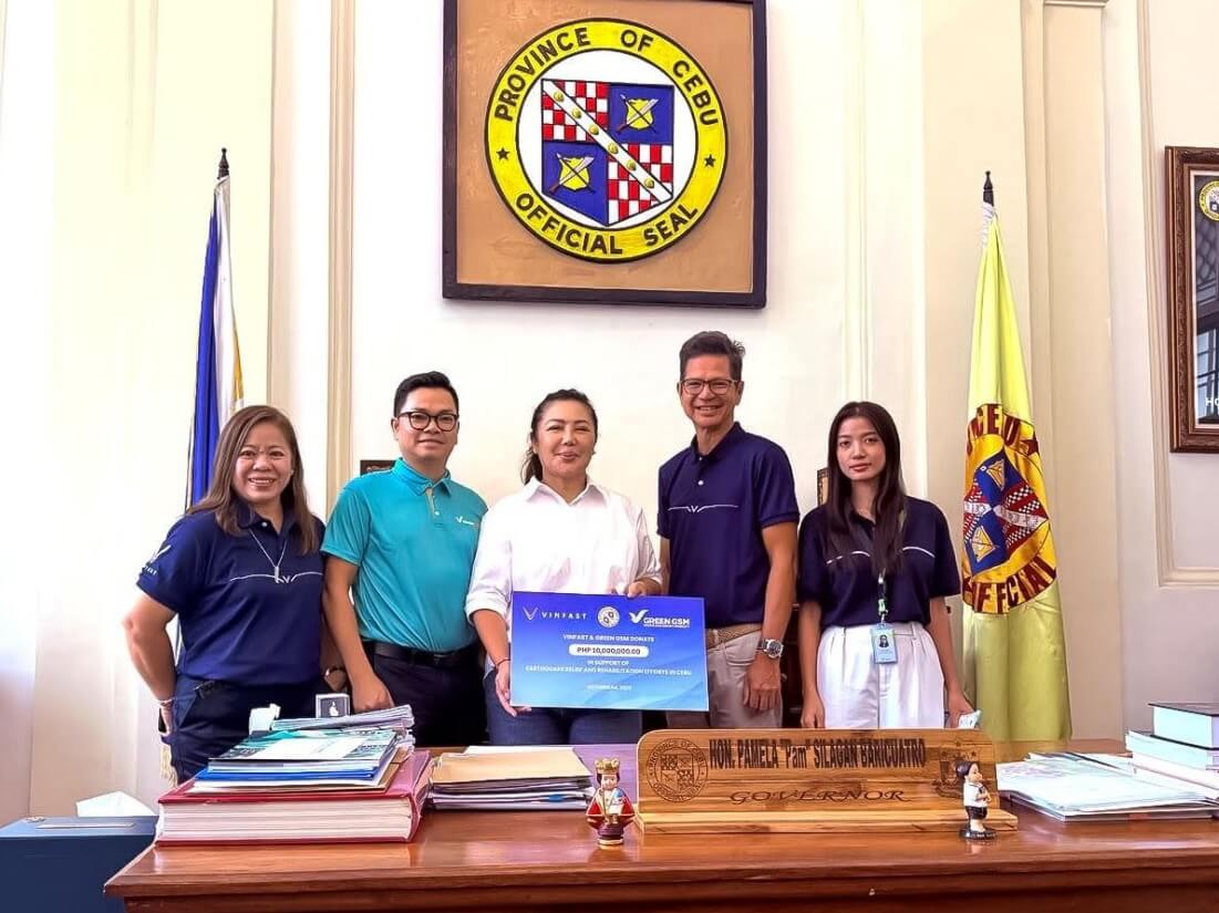 (From left) Nora Liquido, director of communication at Vinfast Philippines; Dao Quy Phi president and CEO of Green GSM Philippines;  Cebu Governor Patricia Baricuatro; Antonio Zara A. Aguila III CEO of VinFast Southeast Asia, and  Chinh Tran, business expansion manager VGreen. | Contributed photo