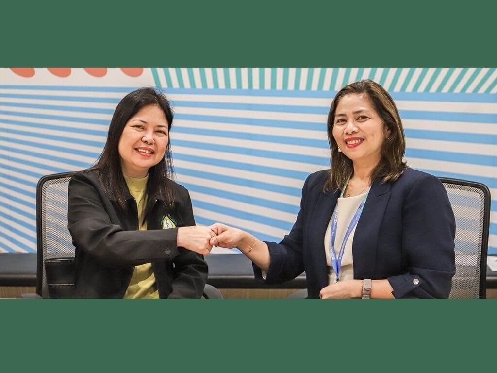 Dr. Virginia S. Delos Reyes (left), MD, FPCCP, president of the Philippine College of Chest Physicians, and Ma. Corina M. Marte, director for People and Organization Development of Watsons Philippines, sealed their partnership to enhance pharmacists&rsquo; capabilities in supporting respiratory health nationwide. | Contributed photo