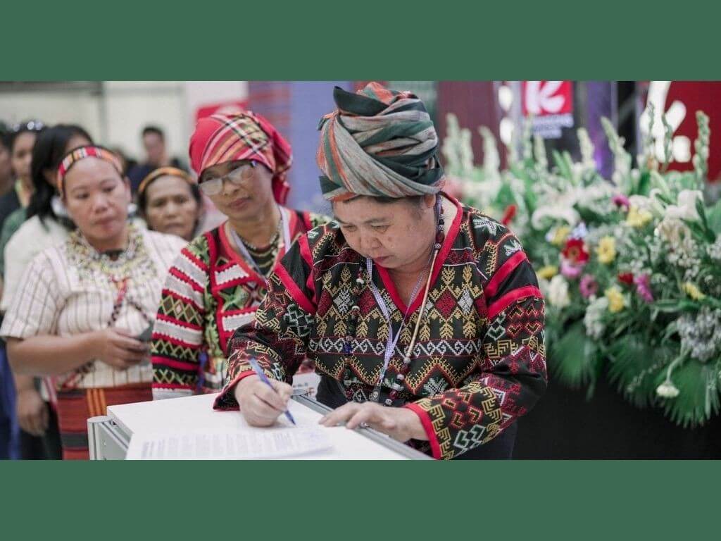 Weavers signing the Weaving Manifesto | Contributed photo
