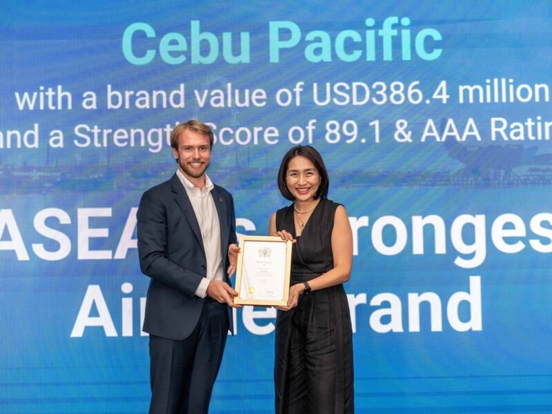 Cebu Pacific Chief Marketing and Customer Care Officer Candice Iyog receives the Brand Finance award recognizing the airline as the strongest airline brand in ASEAN./Photo from Cebu Pacific 