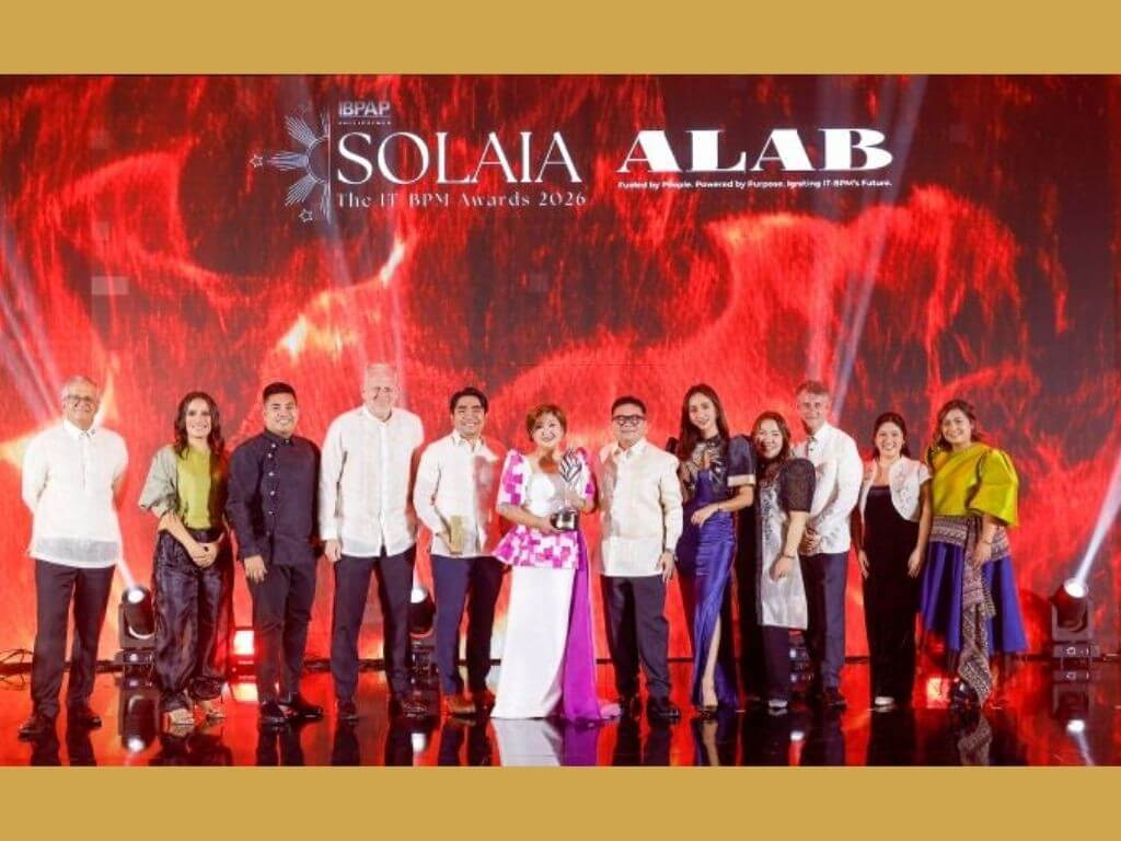 Hazel Zaide Delos Santos, country manager of ING Hubs Philippines, and members of the organization&rsquo;s leadership team received the award. The accolade was presented by Jack Madrid, president and CEO of IBPAP, and Sandeep Uppal, IBPAP Board trustee and president and CEO of HSBC Philippines. | Contributed photo