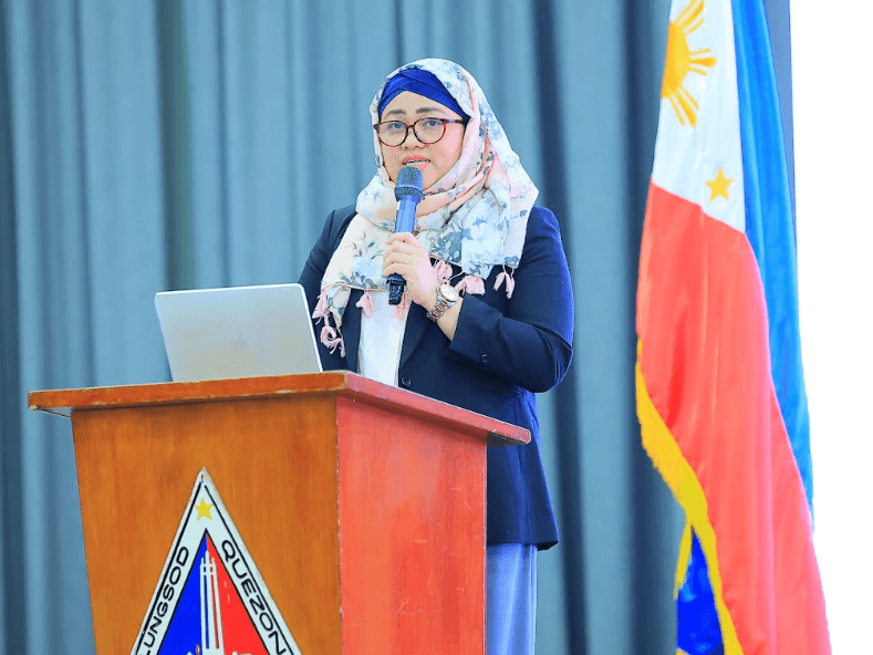 Representatives of private lying in-clinics learn about addressing hypertension inpregnancy from Dr. Khristine Vine Dubhe Gregana-Jadjuli, Medical Officer III ofthe Batasan Lying-in Clinic.