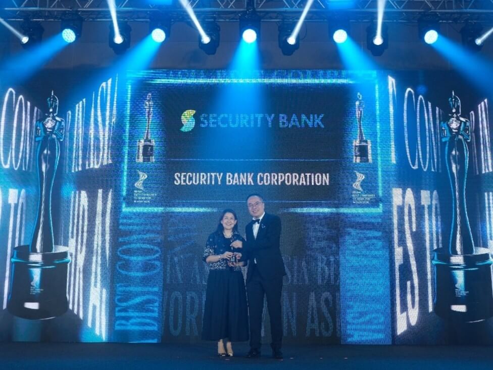 Security Bank chief people officer Nerissa Berba accepts the HR Asia Best Companies to Work for in Asia 2026 award on behalf of the bank during the gala dinner and awards ceremony on Oct. 6, 2026. The recognition marks the bank&rsquo;s third consecutive year receiving the award. | Contributed photo