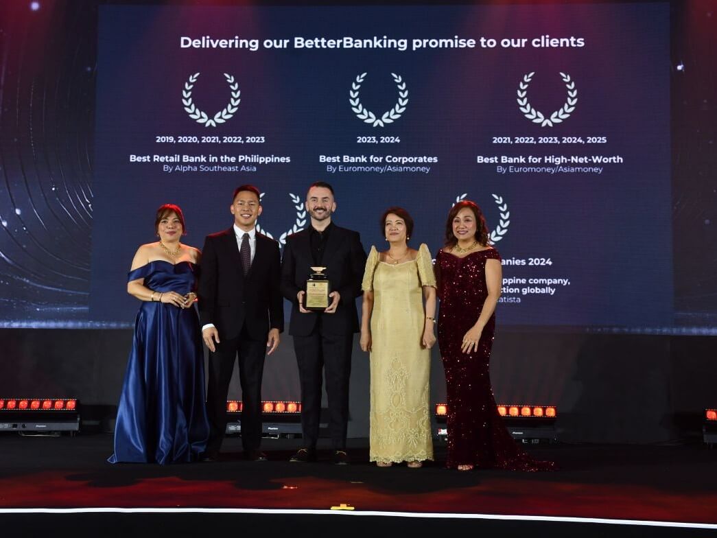 Security Bank&rsquo;s 2024 Integrated Report earned the Platinum Anvil, the highest award for PR Tools, at the 61st Anvil Awards on January 28, 2026. From left, Ana Ruby Pista, APR, chair of the 61st Anvil Awards; Frances Arjohn Belen, AVP and Sustainability Impact and Analytics manager, Security Bank; Christopher Lea, Senior Communications manager, Security Bank; Chief Justice Maria Lourdes Sereno; and Maria Luisa Paragas-Sebastian, APR. | Contributed photo