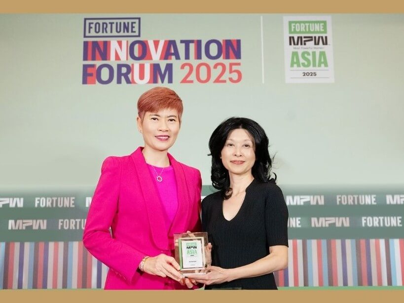 Khoon Fong Ang, Asia CEO of Fortune (right) presents the Fortune's The Most Powerful Women 2025 honor to Dr. Malina Ngai, Group CEO of AS Watson, in recognition of her outstanding leadership and influence in the retail industry.  | Contributed photo