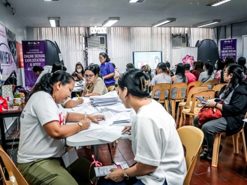 In Quezon City, women receive one-on-one cervical cancer screening services, bringing care closer to where they work and live | Contributed photo