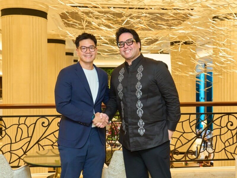 Nicholas Chia (left), CEO of Aolani and Nikolas Skalomenos de Ynchausti, CEO of YCO Cloud.